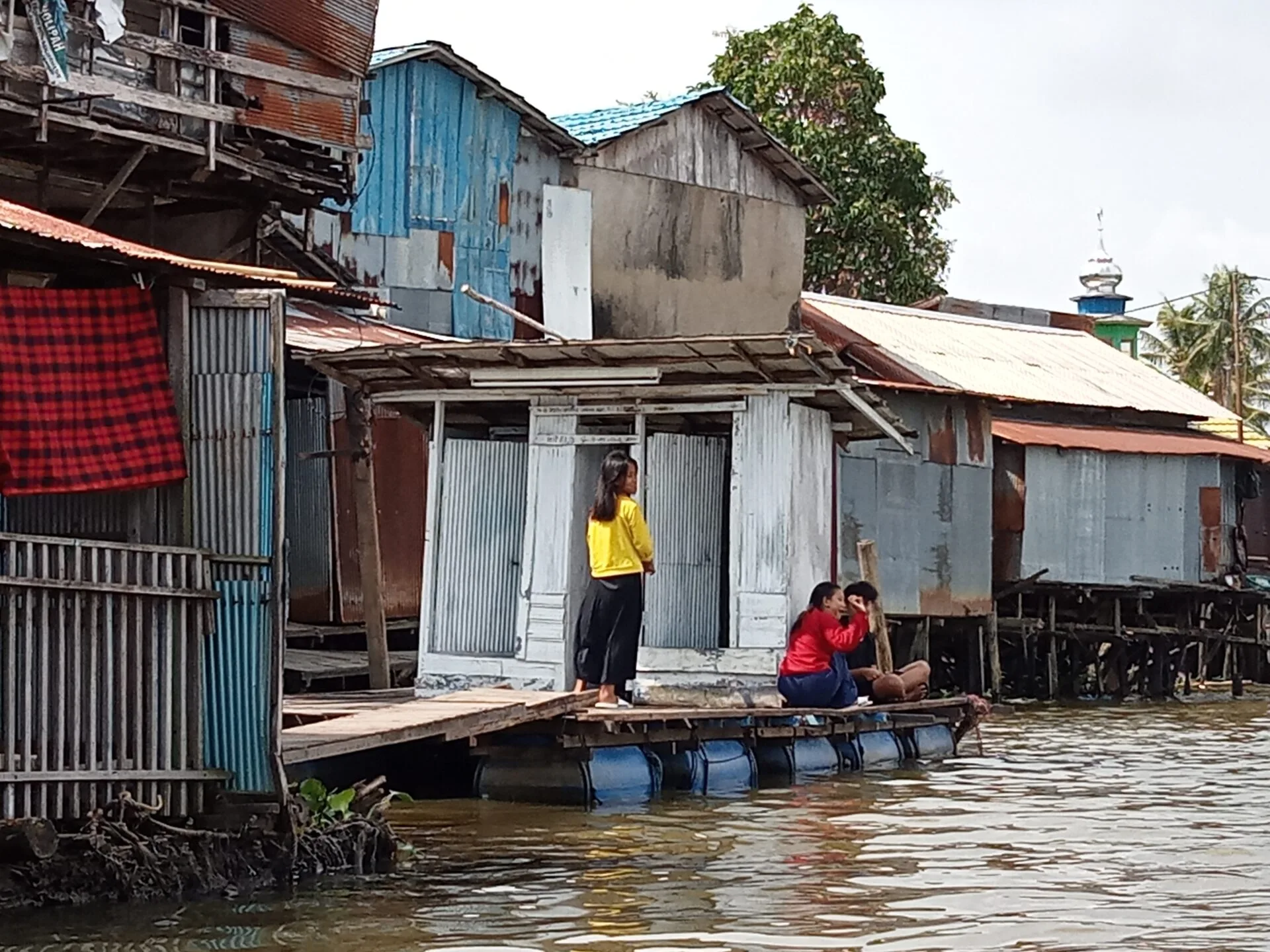 Rumah Lanting abode on the Martapura River, Banjarmasin, September 2023